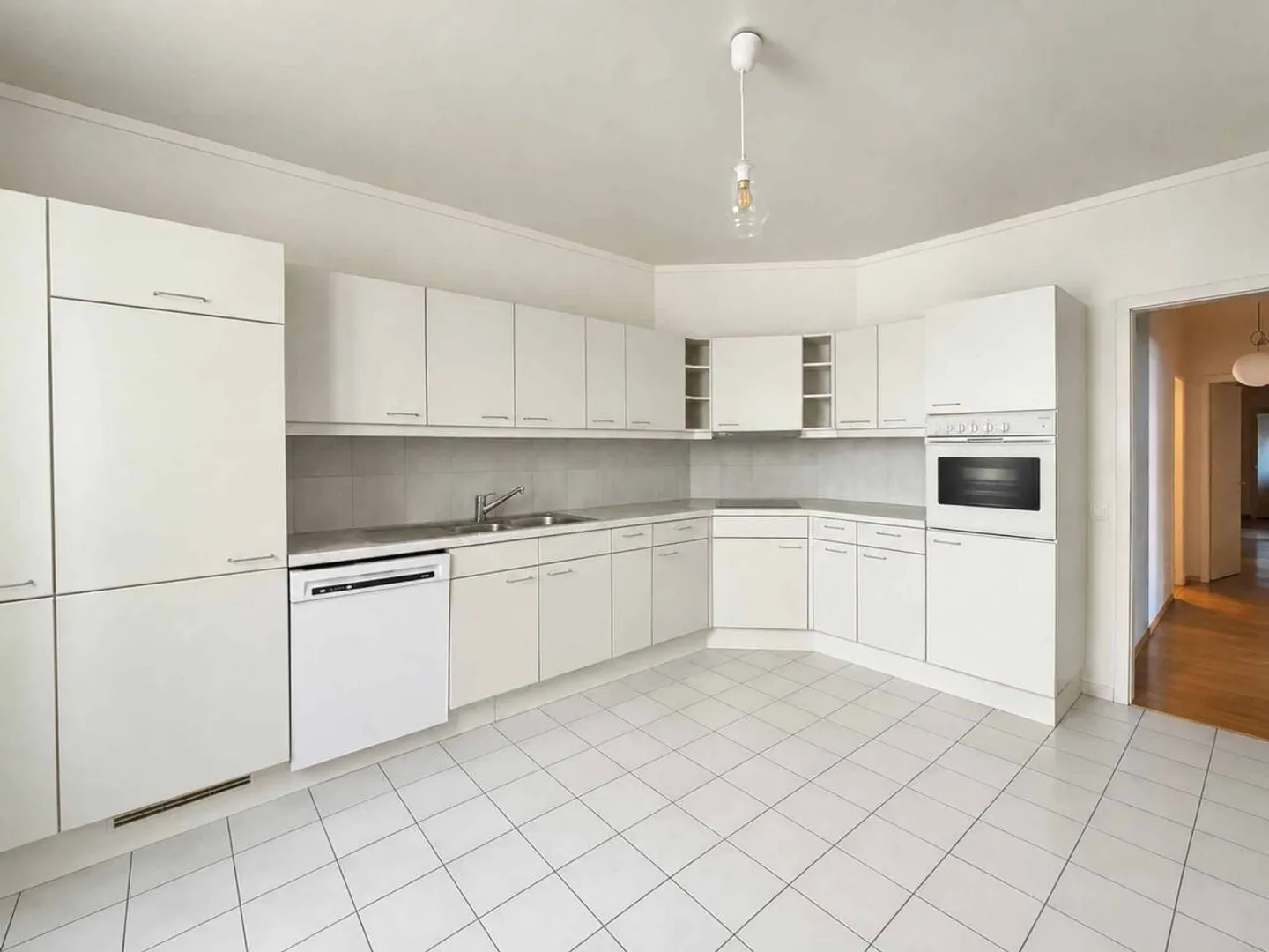 Charmante 5,5-Zimmer-Wohnung im Herzen des Sous-Gare-Viertels in Lausanne - Foto 4 von 8