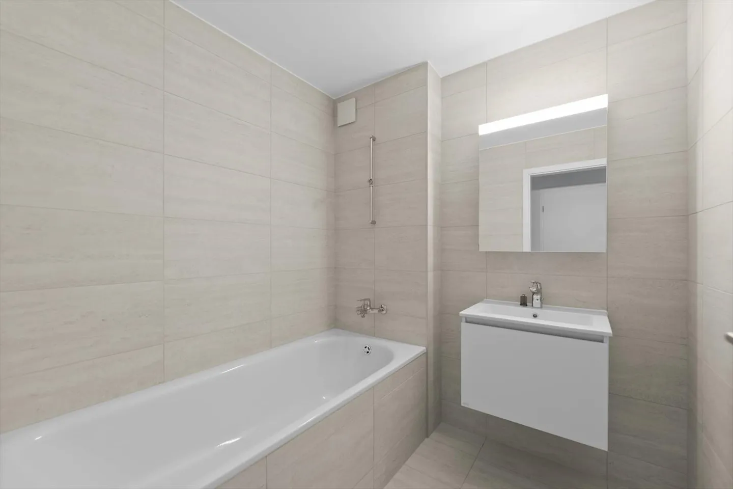 Nuovo appartamento di 3,5 stanze con splendide viste aperte sul lago - Foto 5 di 7