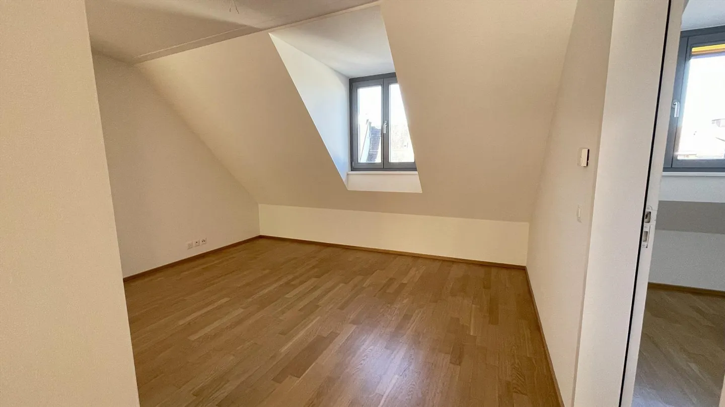 Renovated 3.5-room apartment with large terrace & wood stove - Photo 10 of 16