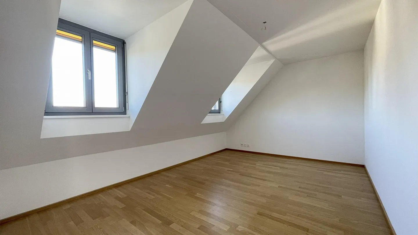 Renovated 3.5-room apartment with large terrace & wood stove - Photo 11 of 16