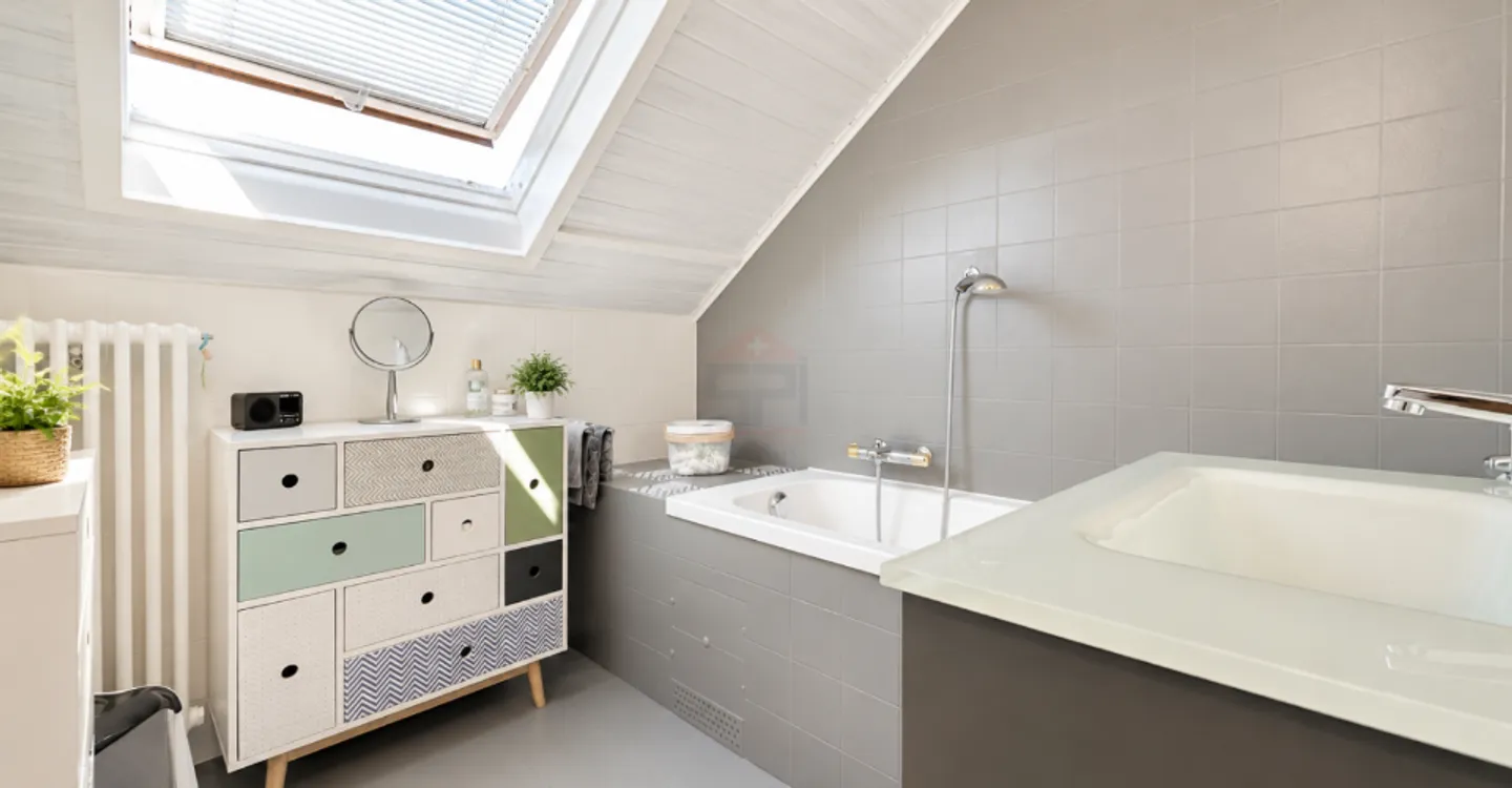 Penthouse with 4 rooms and 113 m² in the center of Bernex - Photo 7 of 7