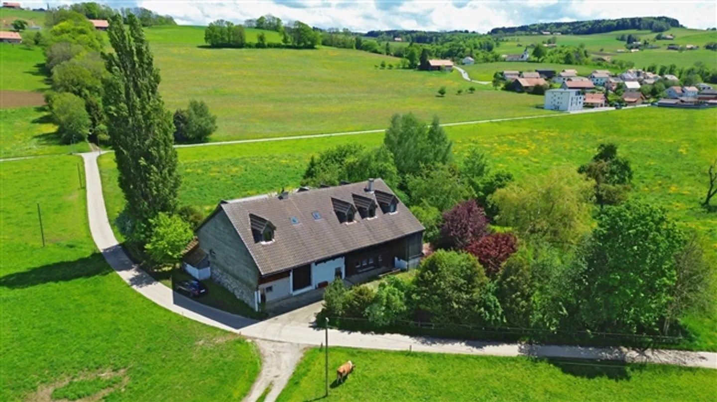 Charmantes Bauernhaus in der Natur - Foto 1 von 13