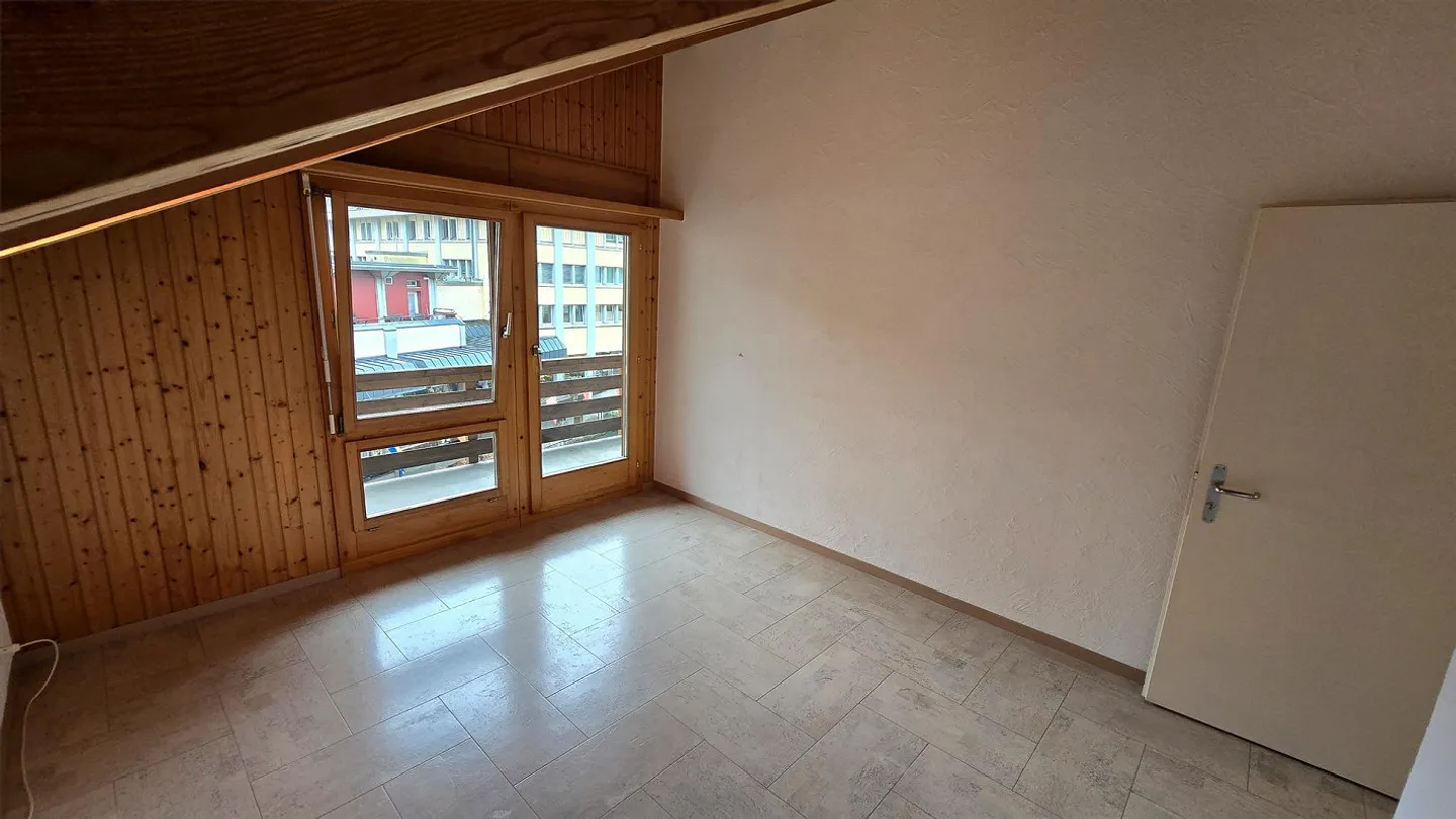 Charming Living Directly on the Aare - Extraordinary 3.5-Room Apartment - Photo 17 of 22