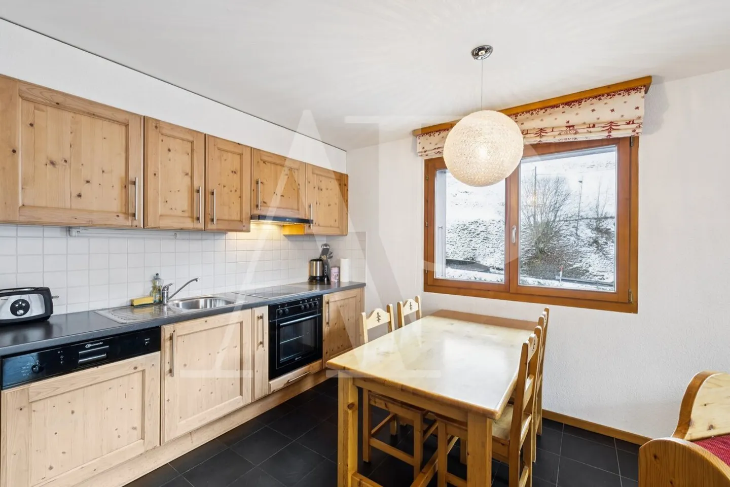 Charmante 3,5-Zimmer-Wohnung zu verkaufen in den Bains du Val d'Illiez - Foto 4 von 13