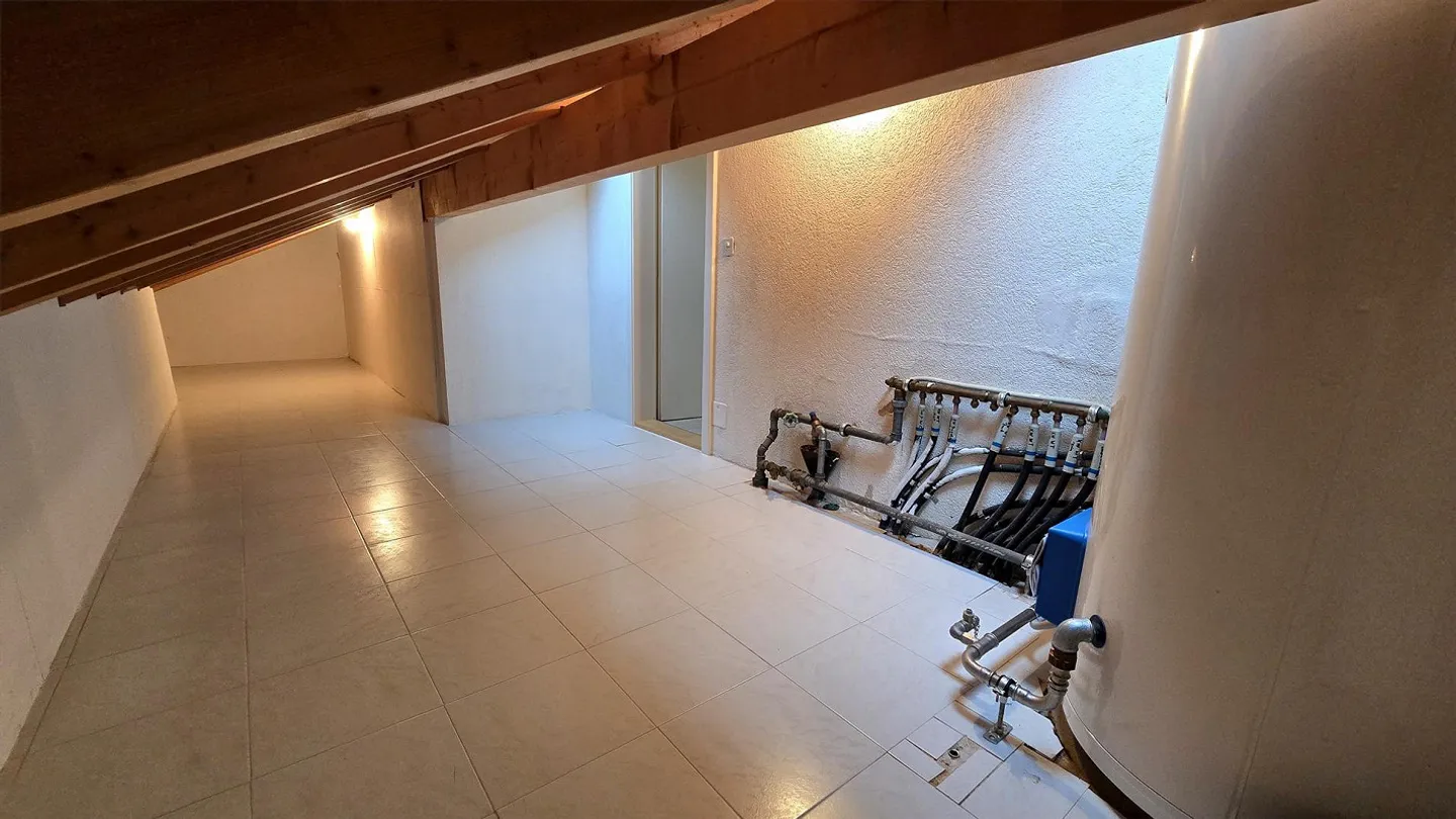 Charming Living Directly on the Aare - Extraordinary 3.5-Room Apartment - Photo 21 of 22