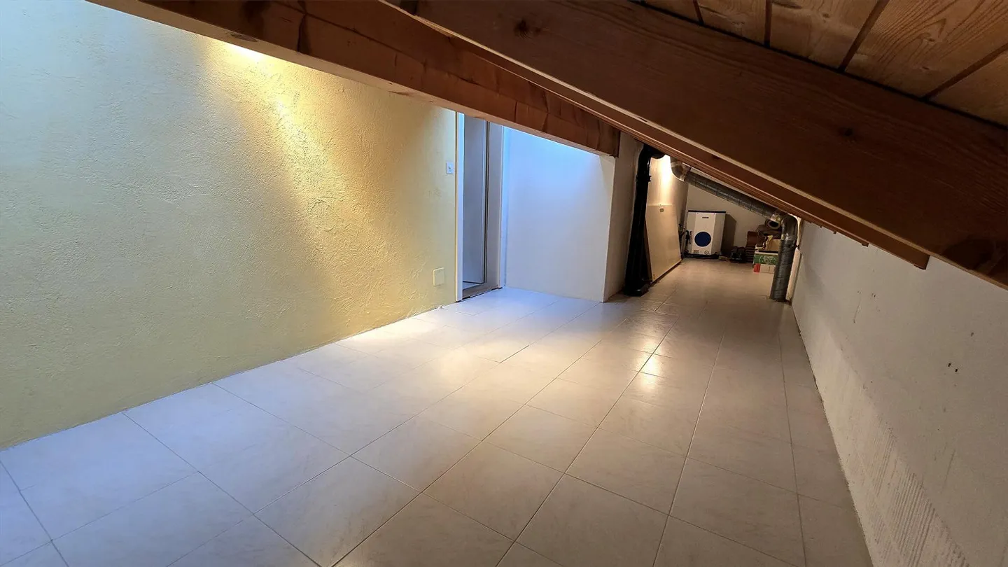 Charming Living Directly on the Aare - Extraordinary 3.5-Room Apartment - Photo 22 of 22