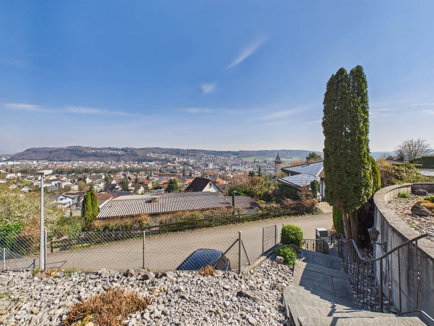 Idillio residenziale con piscina e vista panoramica incomparabile - Foto 1 di 6