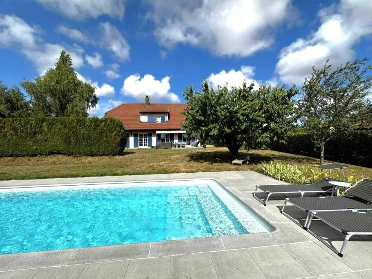 Villa spacieuse avec piscine - Photo 1 sur 13