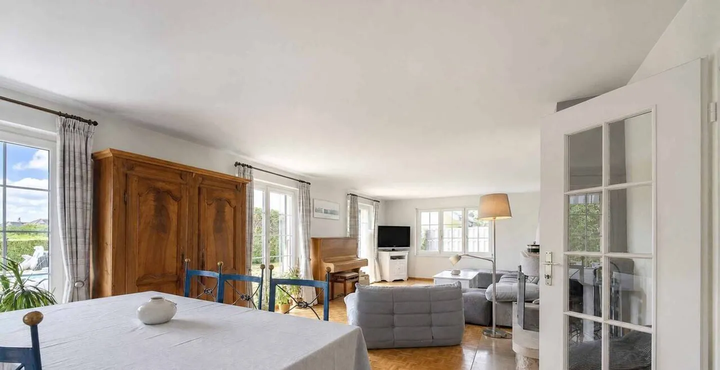 Villa spacieuse avec piscine - Photo 4 sur 13