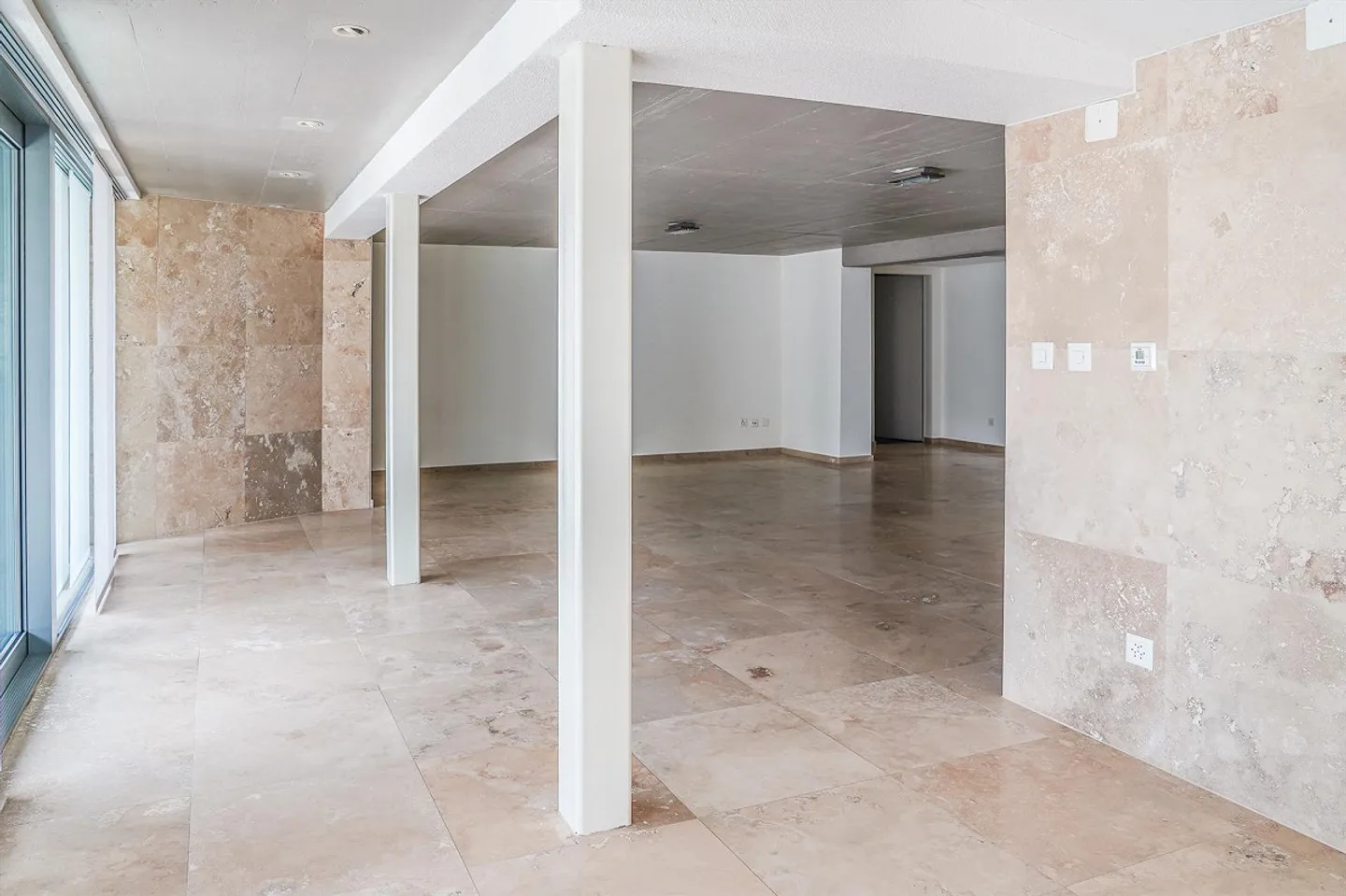 Appartamento luminoso in stile loft con 150 m² di superficie abitabile e terrazza a Bettlach - Foto 6 di 8