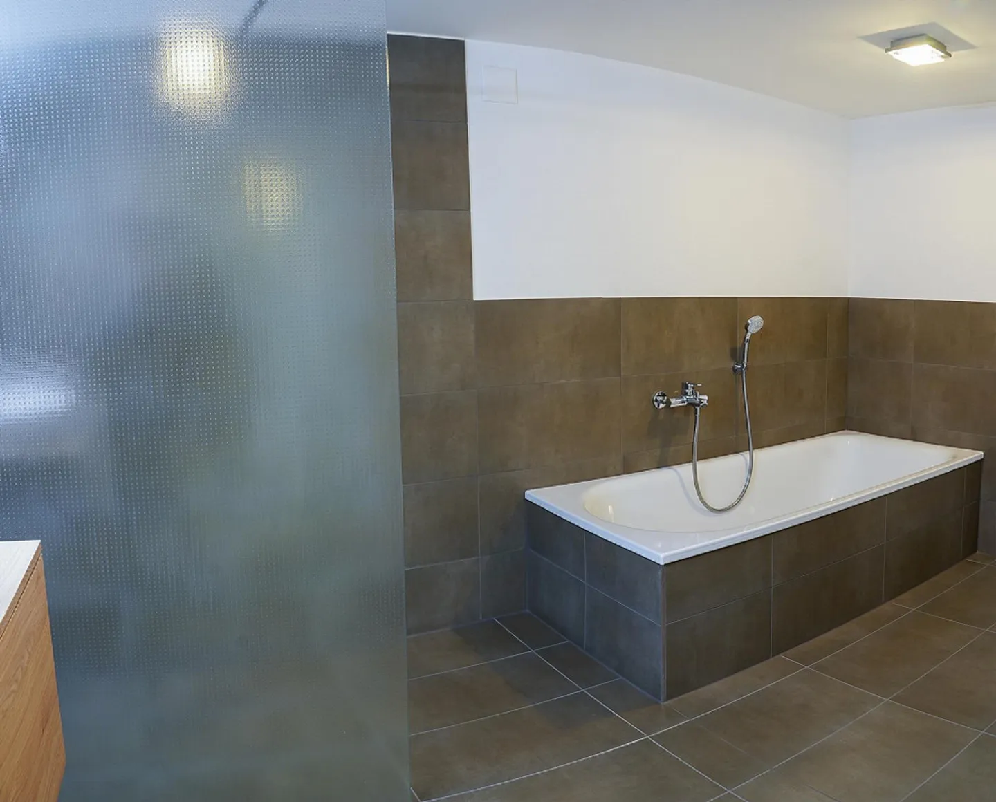 Appartamento luminoso in stile loft con 150 m² di superficie abitabile e terrazza a Bettlach - Foto 8 di 8
