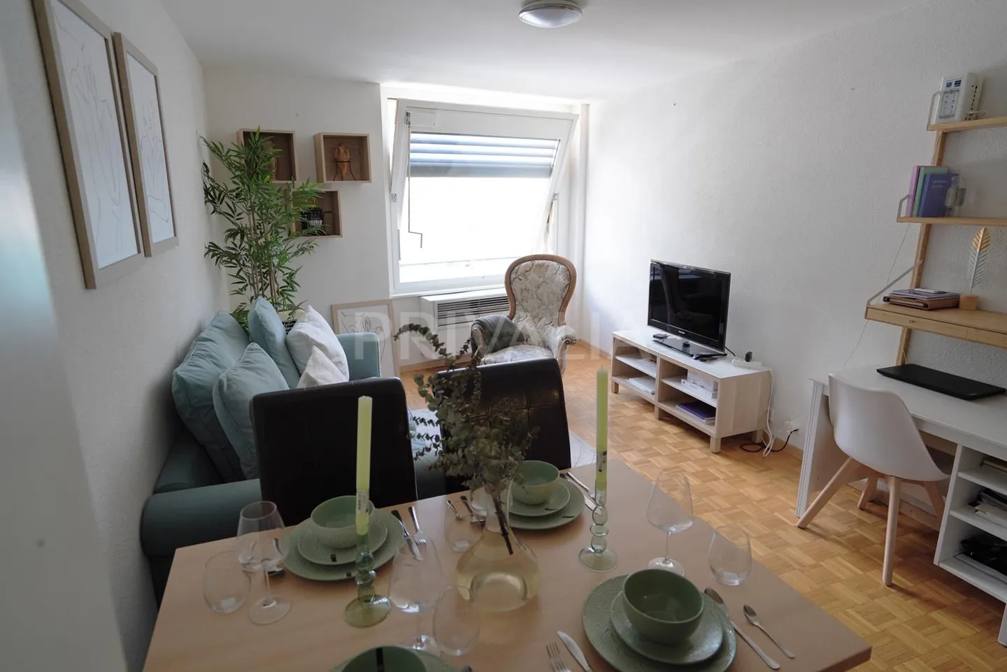 Exklusiv - 2 ½-Zimmer-Wohnung mit Balkon und atemberaubendem Blick - Foto 4 von 9