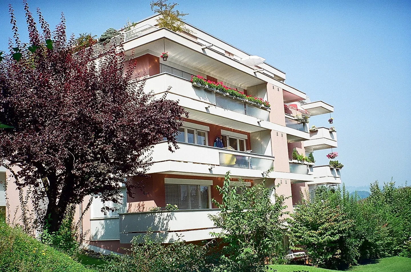 In the popular Hirtenhof district - Photo 1 of 14