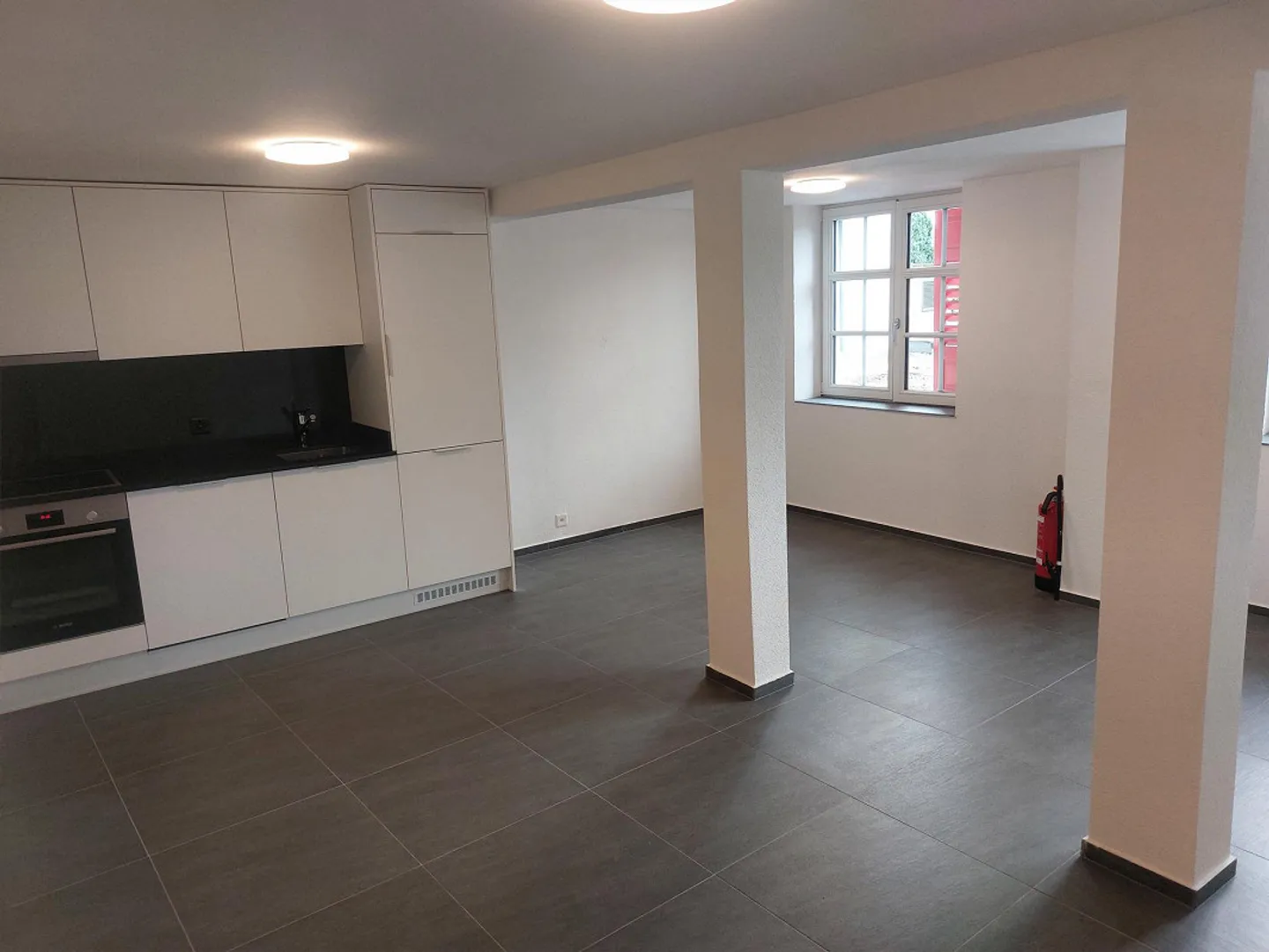 Attractive office/commercial space centrally located in Kreuzlingen - Photo 1 of 8