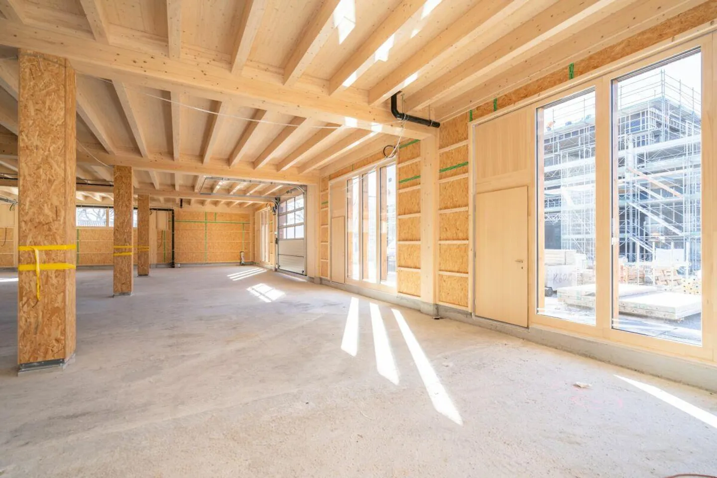 Nouveau parc commercial NEUHUUS - Espaces modernes pour de grandes idées - Photo 2 sur 6