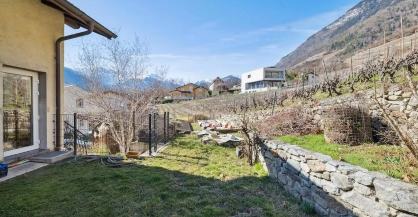 Duplex con potenziale di ristrutturazione - Foto 3 di 10