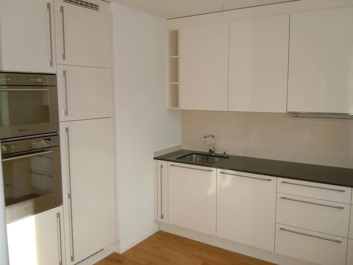 Bright apartment in a sunny location - near Glattzentrum - Photo 3 of 8