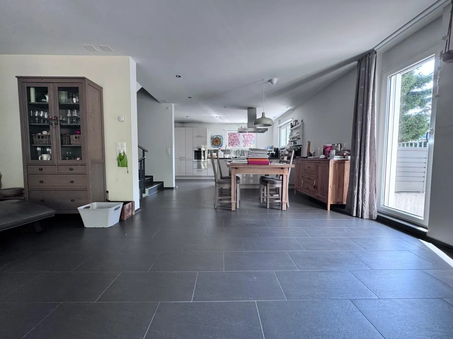 Moderna casa bifamiliare di 5,5 stanze con veranda, cucina XXL e box garage in posizione tranquilla - Foto 19 di 29