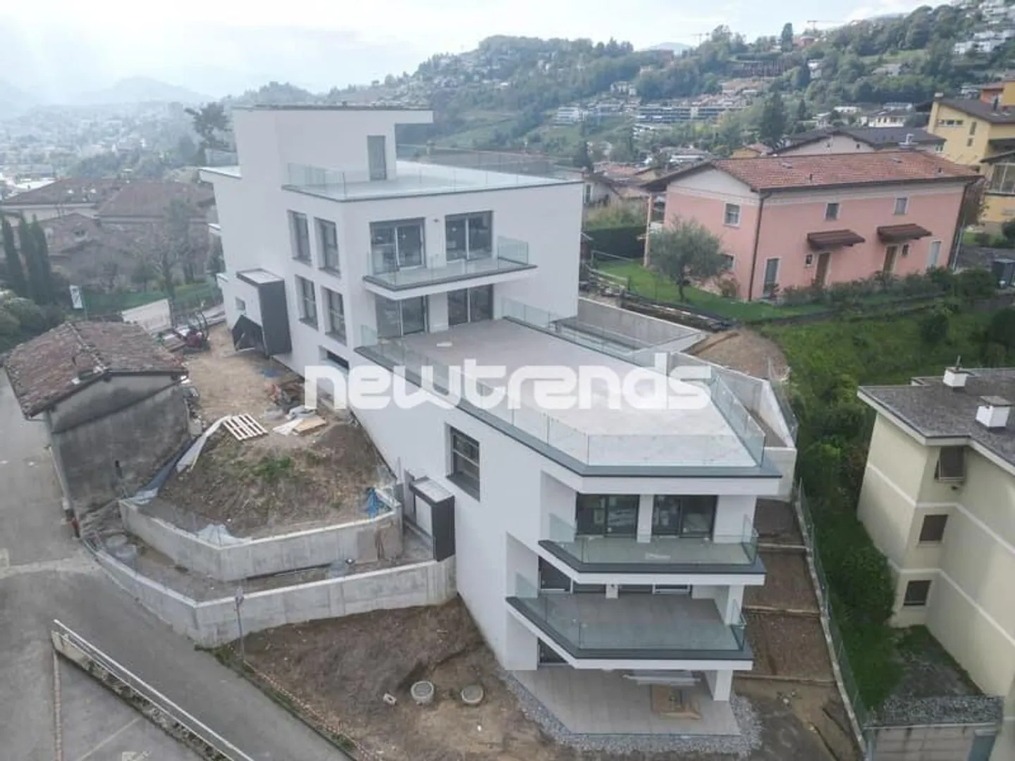 Duplex mit Privatgarten - Foto 2 von 6