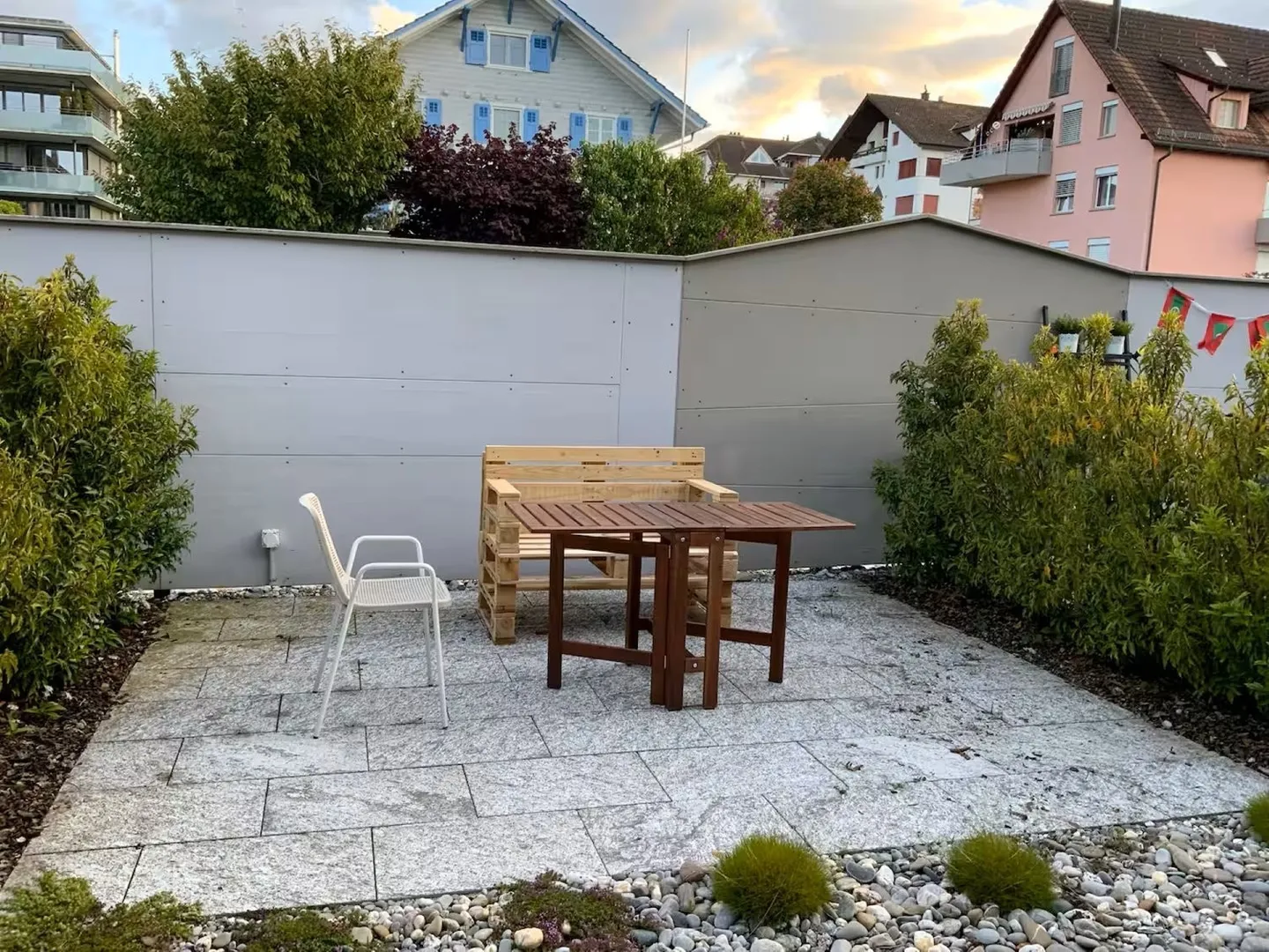 Casa a schiera moderna di 2½ stanze in standard Minergie con facciata solare - Foto 2 di 18