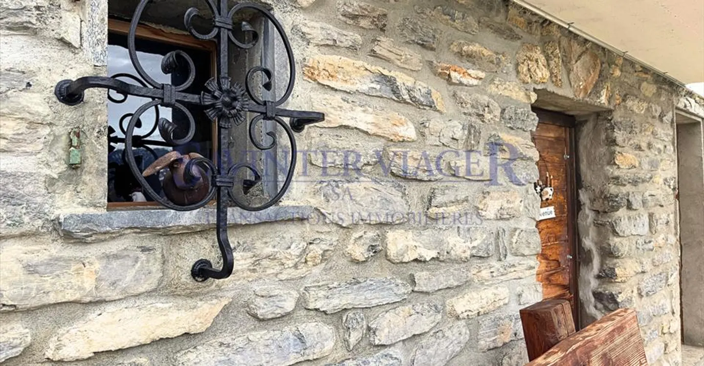 Savièse, Rustic Chalet with a Magnificent View - Occupied Life Annuity - Photo 7 of 13