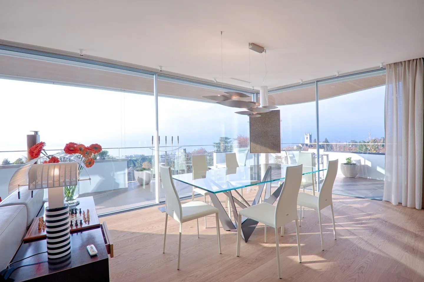 VEVEY - MAGNIFIQUE APPARTEMENT DE 4.5 PIECES AVEC SUPERBE VUE SUR LE - Photo 3 sur 13
