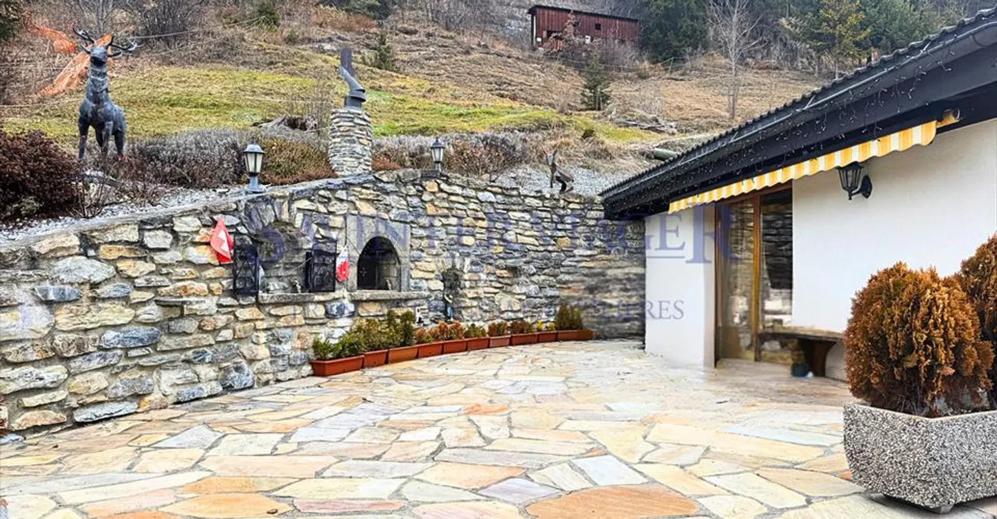 Savièse, Rustic Chalet with a Magnificent View - Occupied Life Annuity - Photo 4 of 13