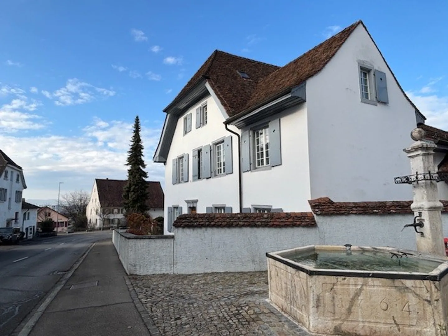 Incantevole appartamento di 4 stanze in un ambiente storico - Foto 1 di 25