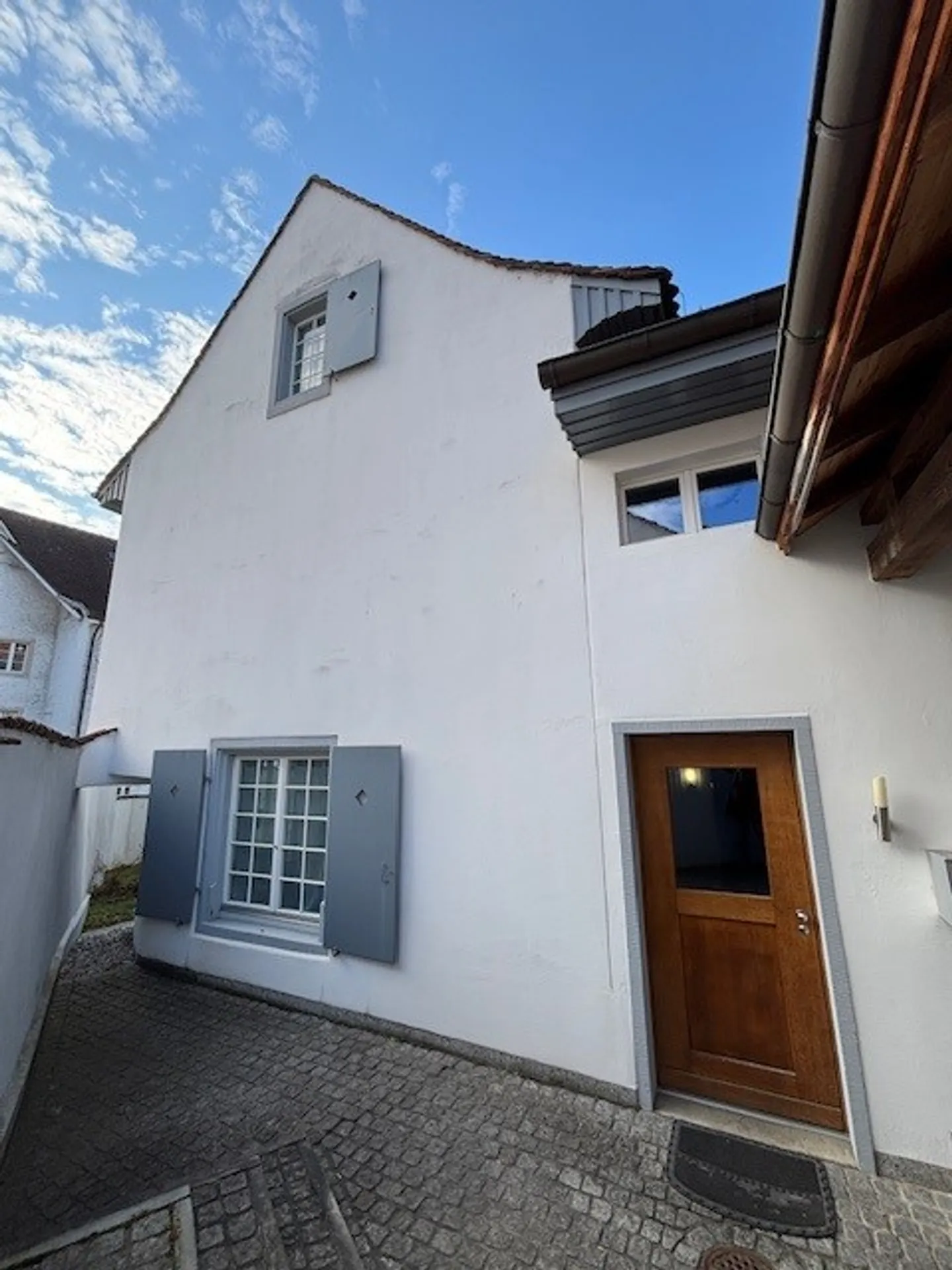 Incantevole appartamento di 4 stanze in un ambiente storico - Foto 2 di 25