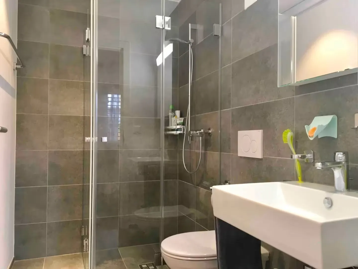 Casa a schiera moderna di 2½ stanze in standard Minergie con facciata solare - Foto 14 di 18