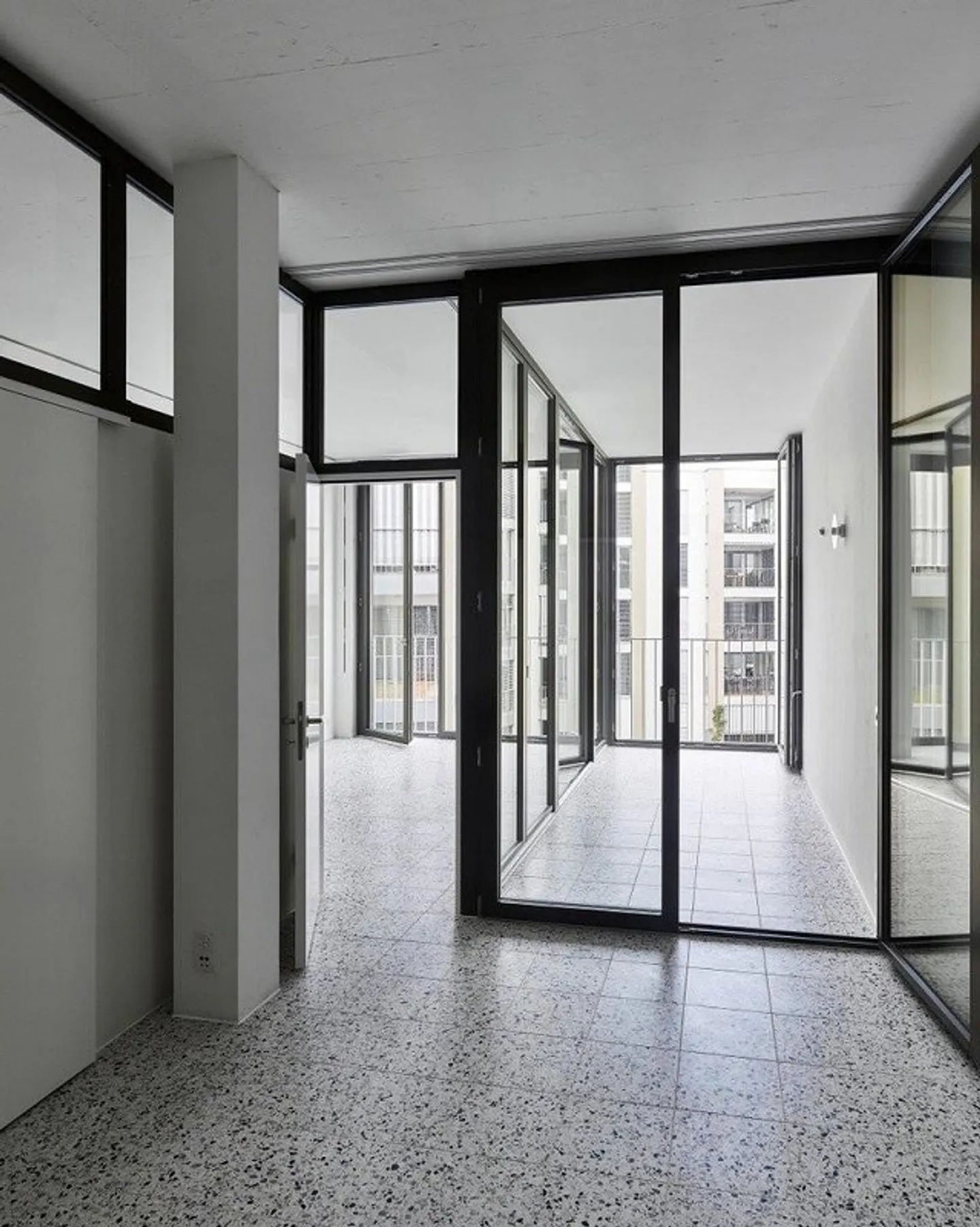 Modernes Zimmer in einer Wohngemeinschaft zu vermieten - Foto 2 von 3