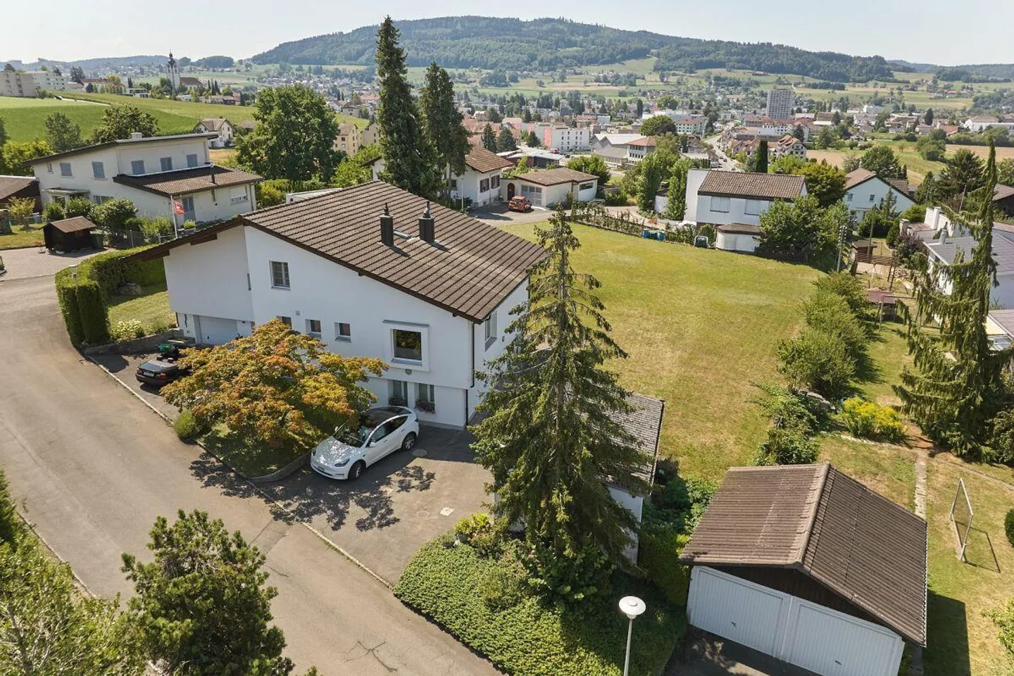 8.5-Zimmer-Einfamilienhaus mit Studio für Home-Office oder stilles ... - Foto 4 von 15