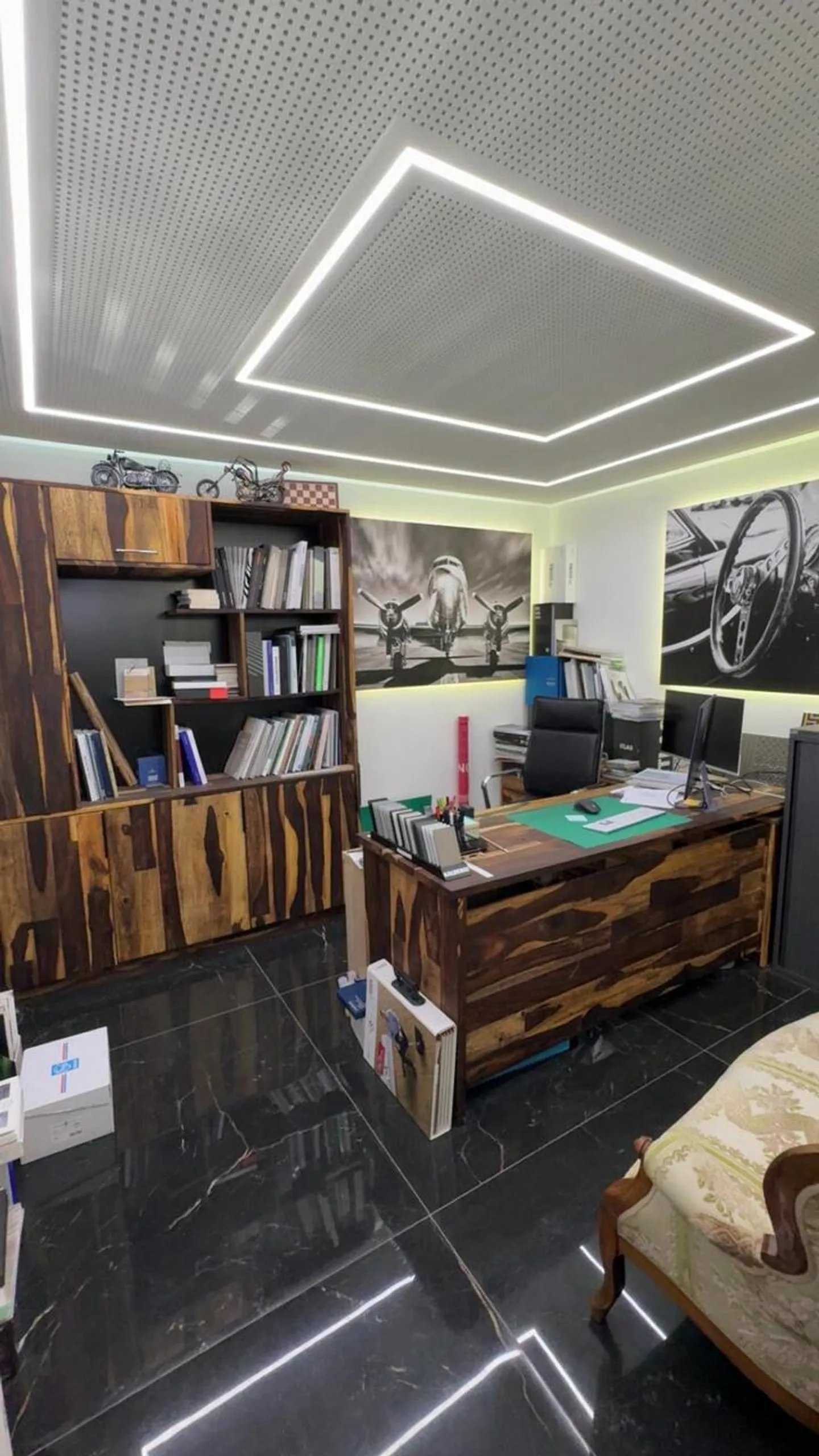 Commercial space of 100 m² renovated with exceptional visibility - Photo 4 of 8