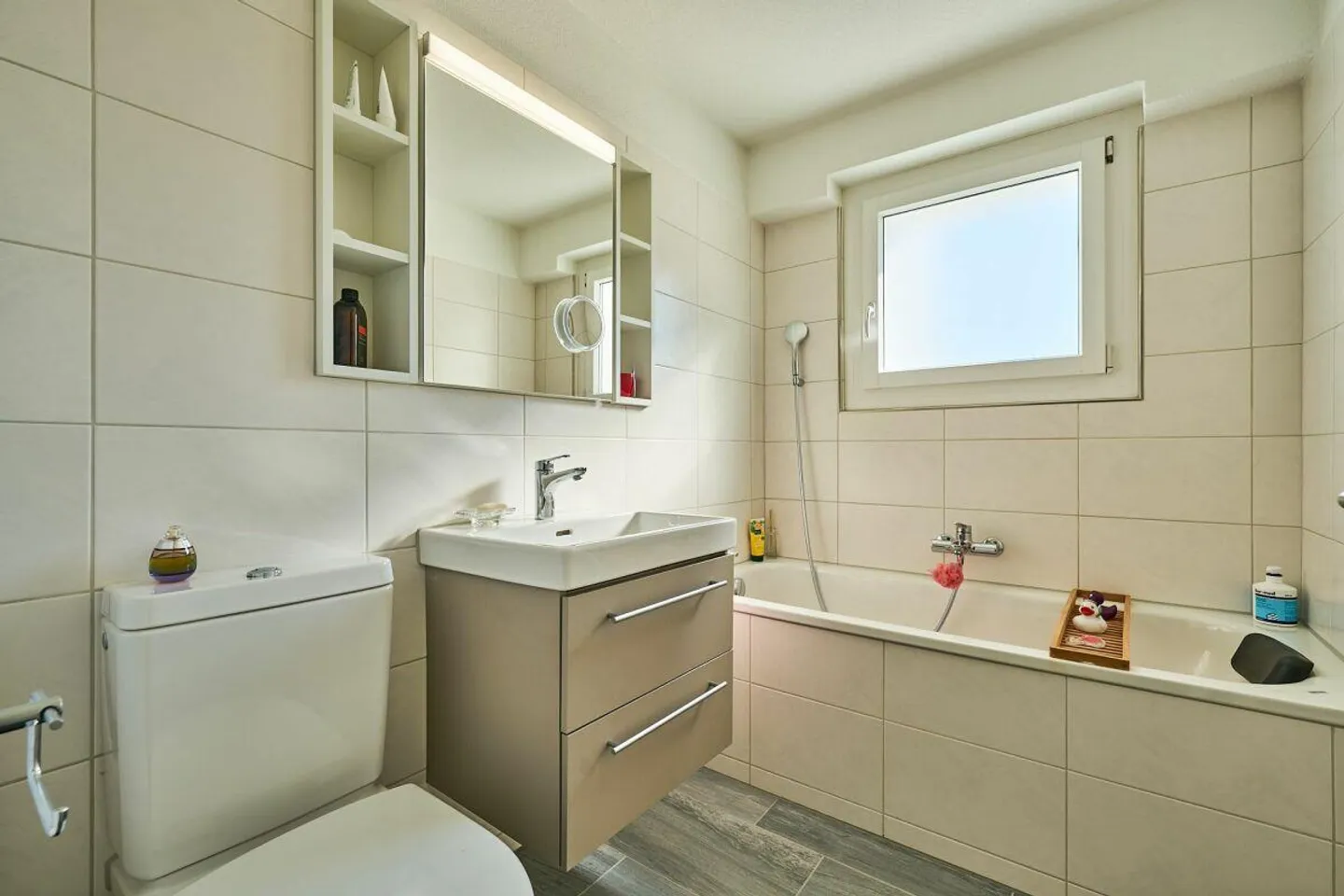 8.5-Zimmer-Einfamilienhaus mit Studio für Home-Office oder stilles ... - Foto 10 von 15