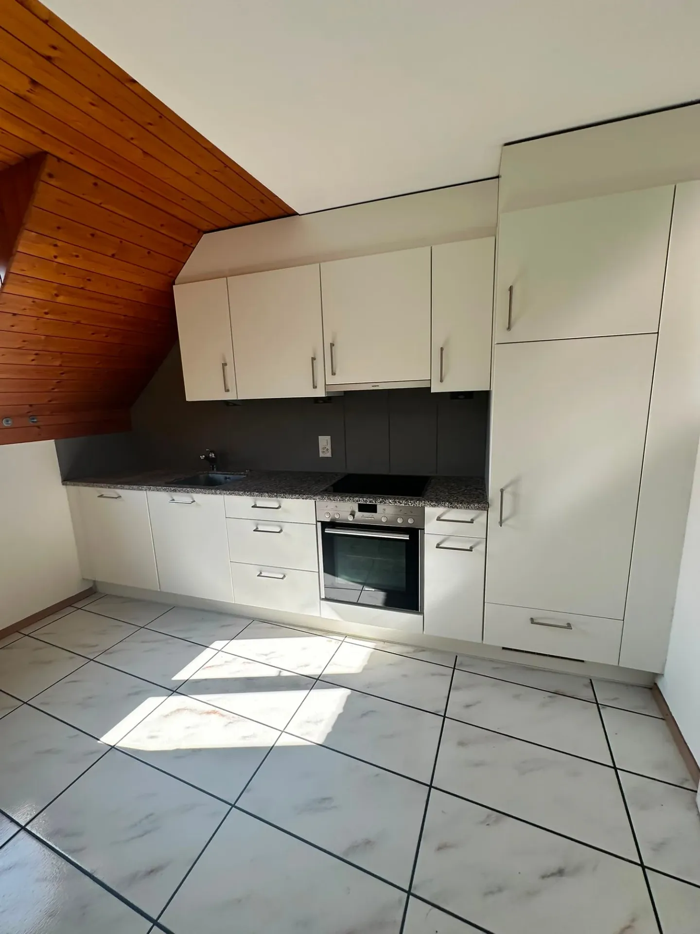 Gemütliche 4.5 Zimmer Wohnung mit grosser, überdachter Laube - Foto 3 di 19