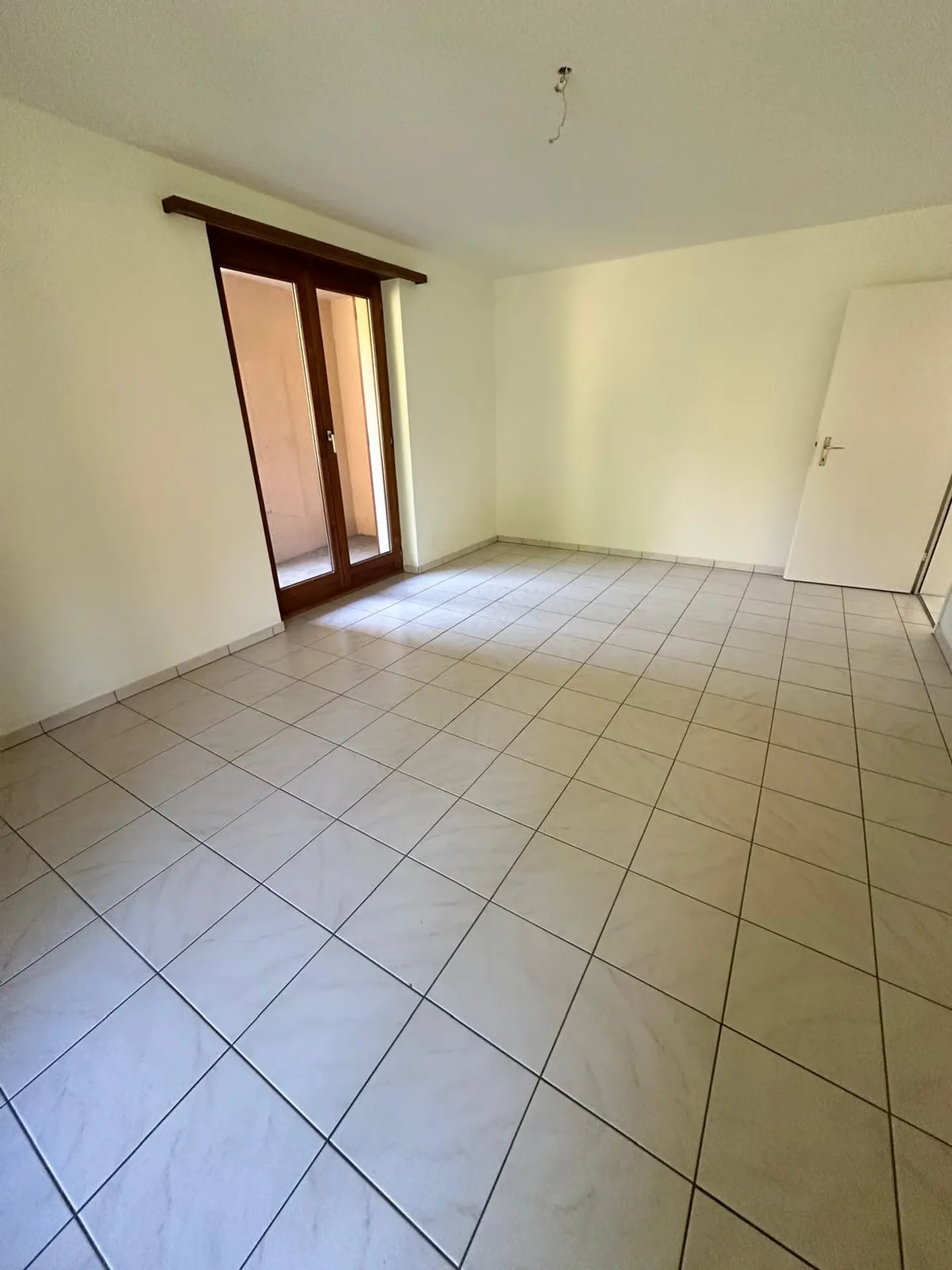 Gemütliche 4.5 Zimmer Wohnung mit grosser, überdachter Laube - Foto 7 di 19