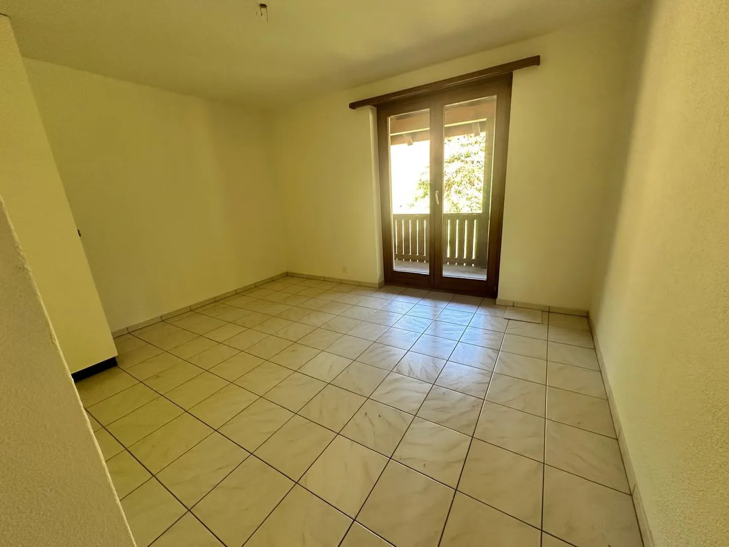 Gemütliche 4.5 Zimmer Wohnung mit grosser, überdachter Laube - Foto 8 di 19