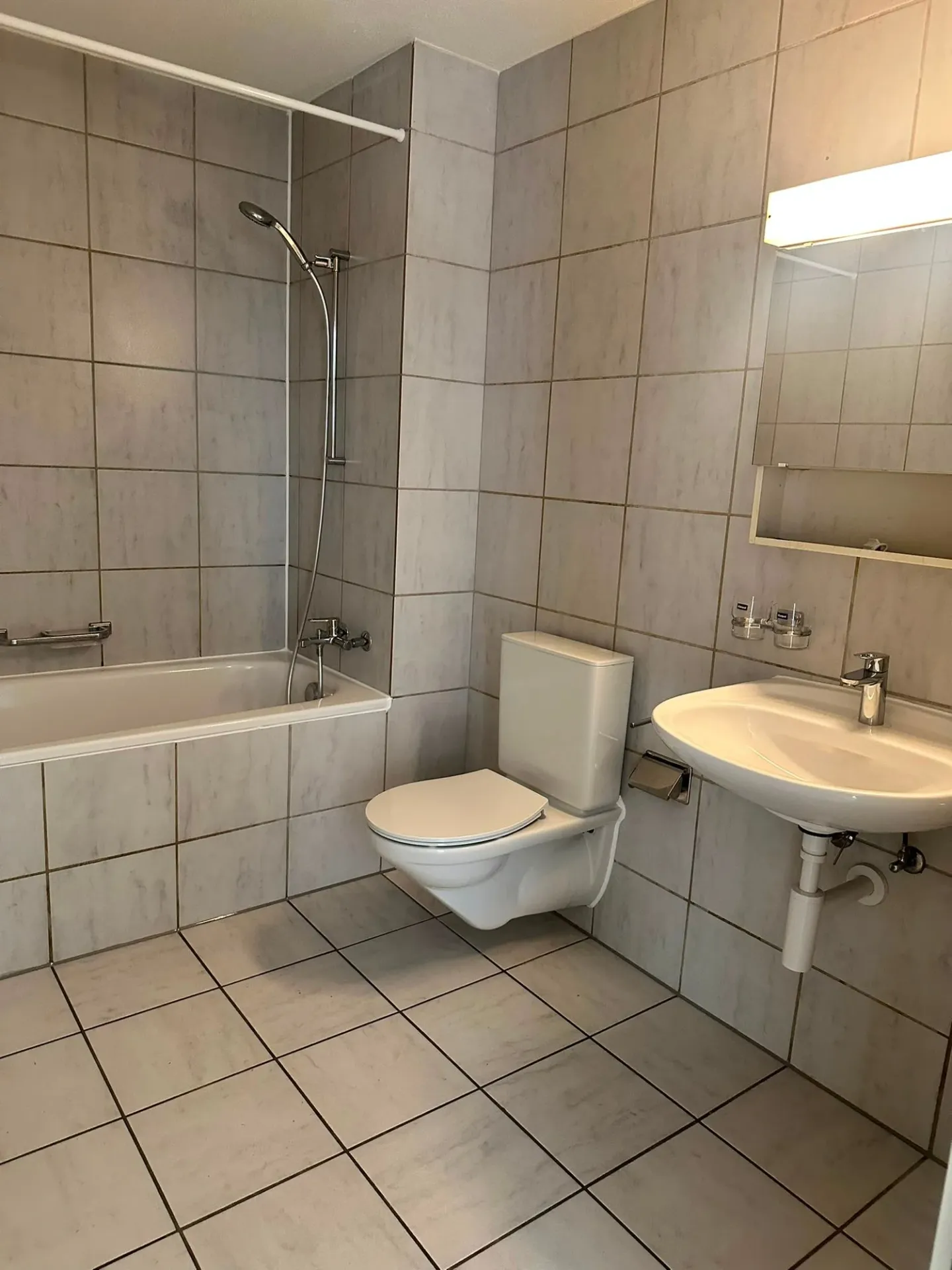 Gemütliche 4.5 Zimmer Wohnung mit grosser, überdachter Laube - Foto 16 di 19
