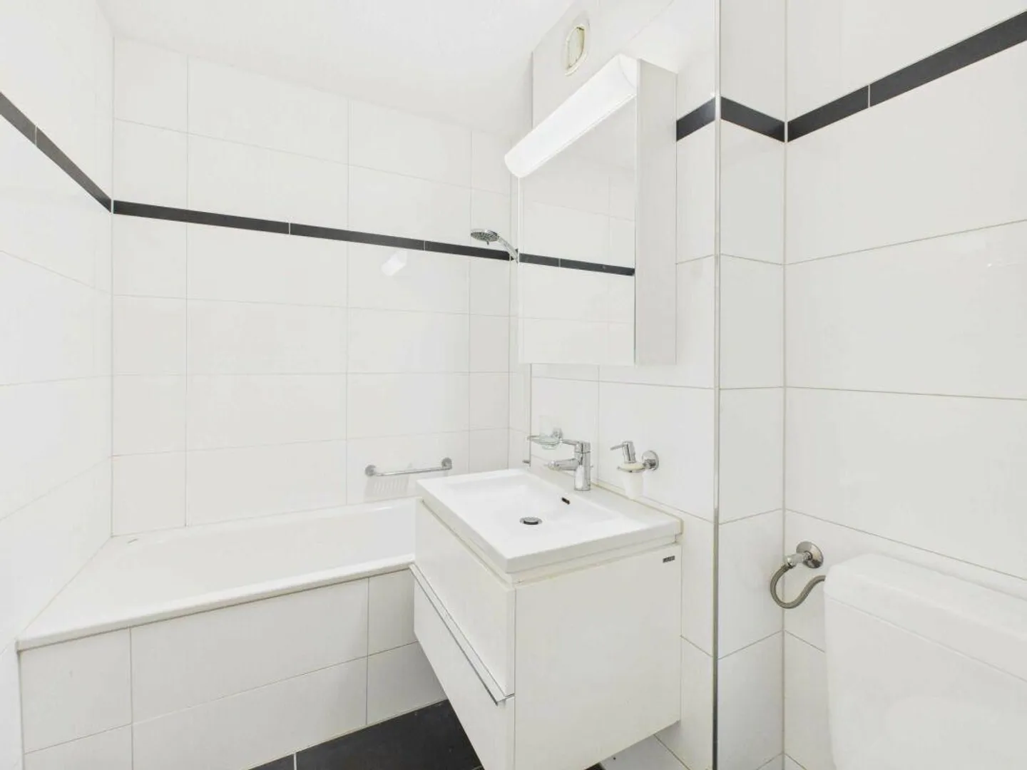 Frisch sanierte 2-Zimmerwohnung mit Charme in Bütschwil - Foto 2 von 7