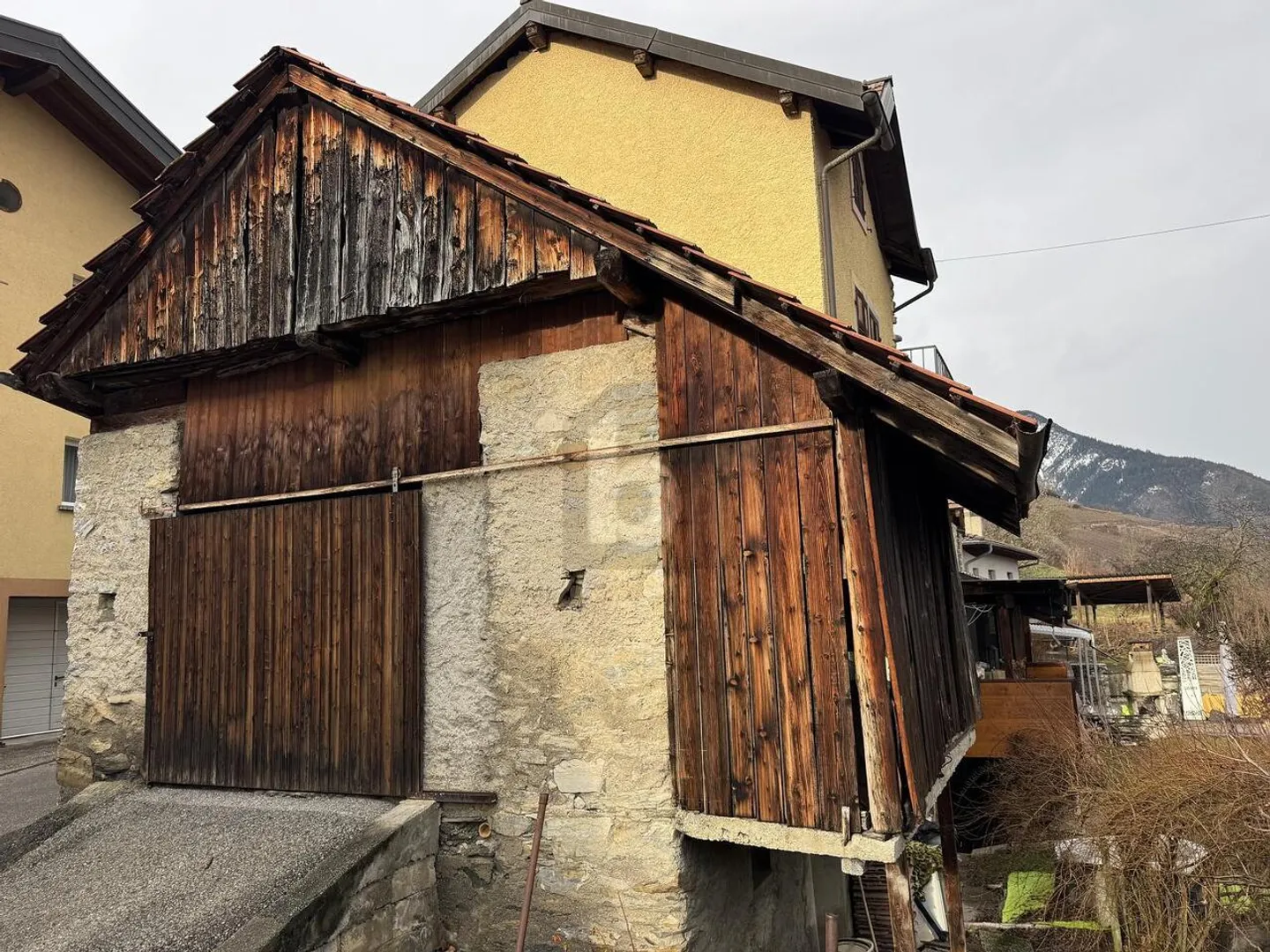 RAR: MIT SCHEUNE UND GROSSEN POTENZIAL - Foto 5 von 6