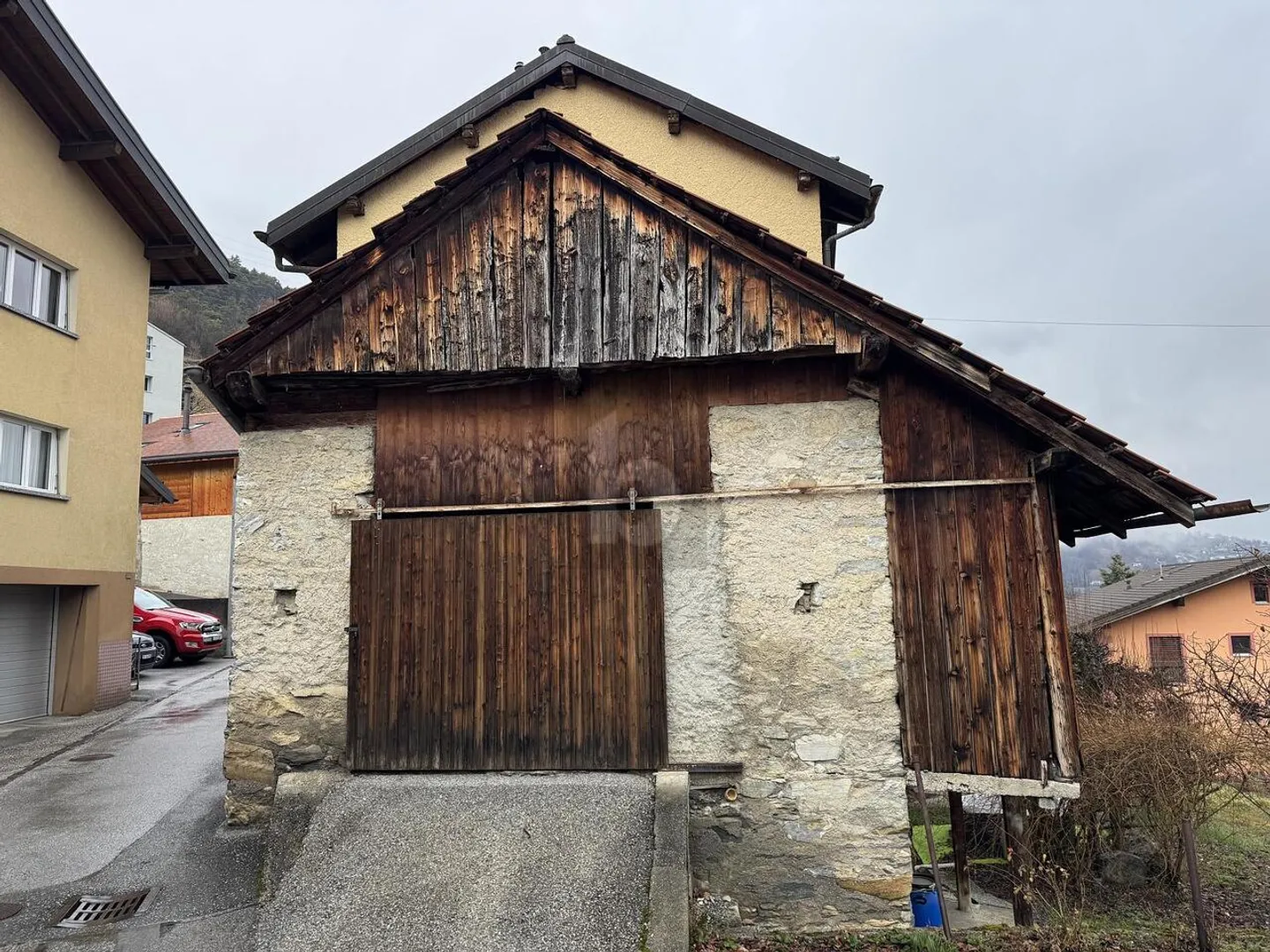 RAR: MIT SCHEUNE UND GROSSEN POTENZIAL - Foto 4 von 6