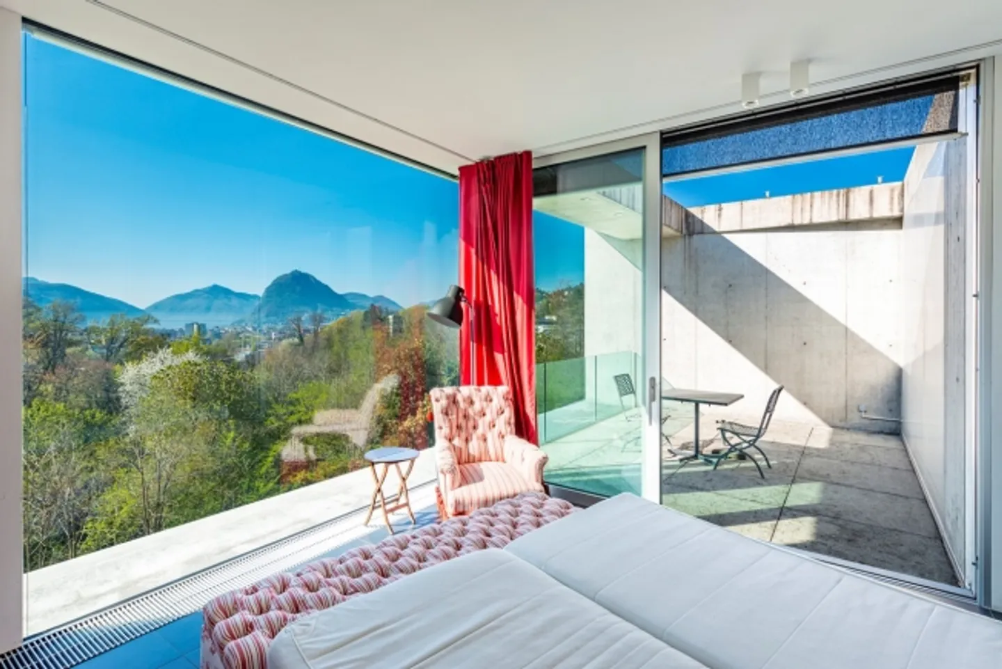 Villa moderna con piscina e vista panoramica - Foto 6 di 20