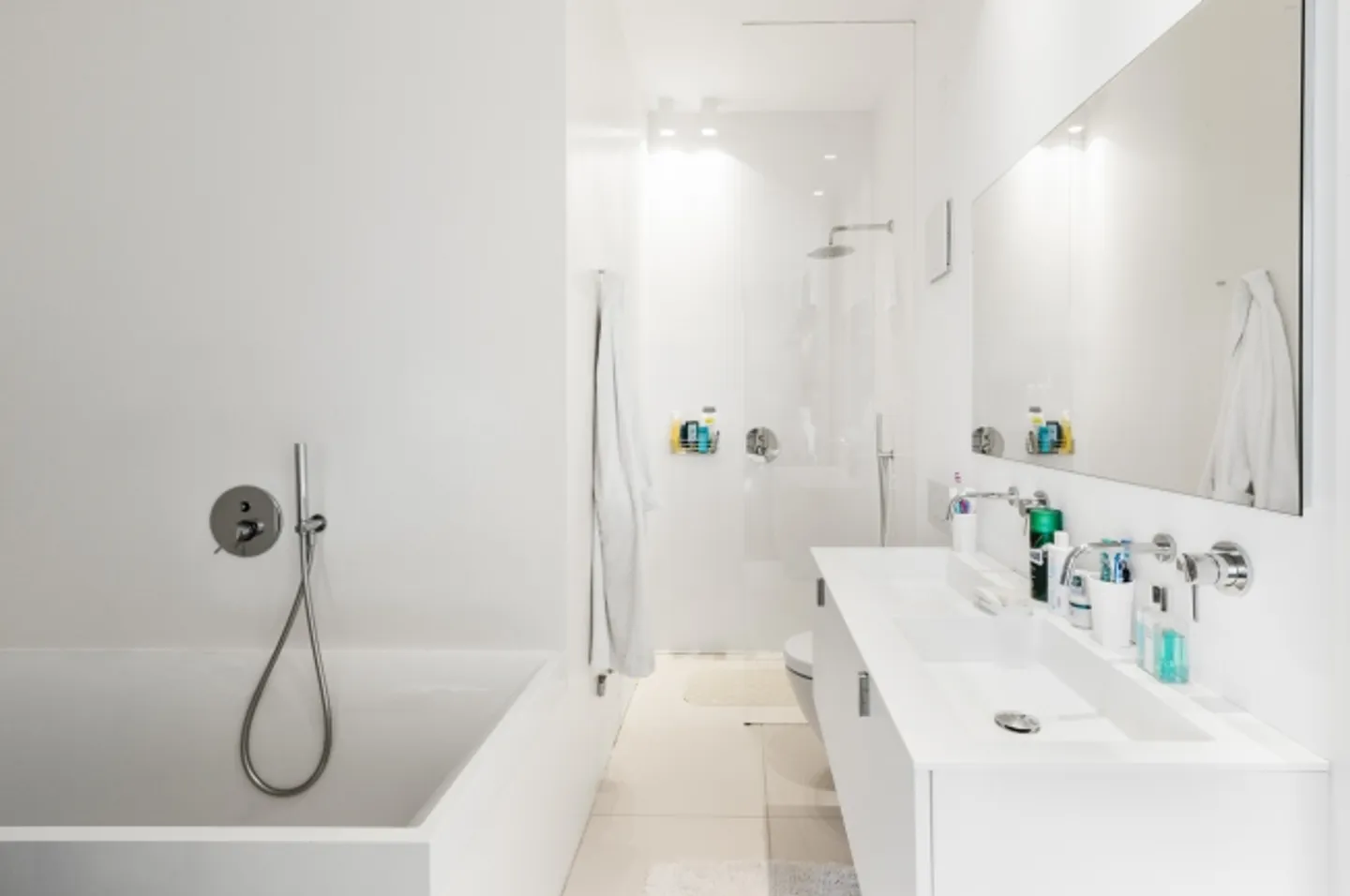 Villa moderna con piscina e vista panoramica - Foto 19 di 20