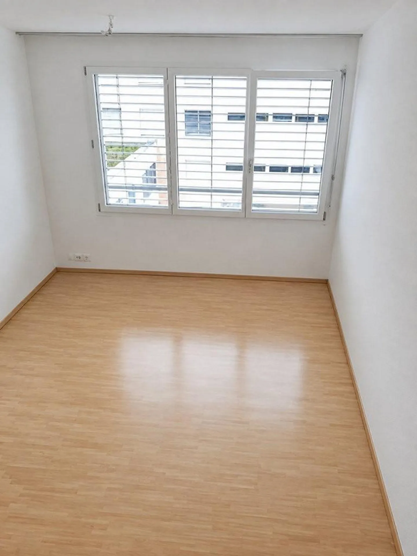 Attraente appartamento di 3.5 locali a Zurigo-Oerlikon - Foto 6 di 8