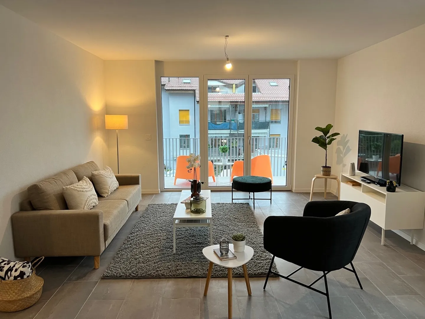 Appartamento spazioso con vista lago - Foto 2 di 7