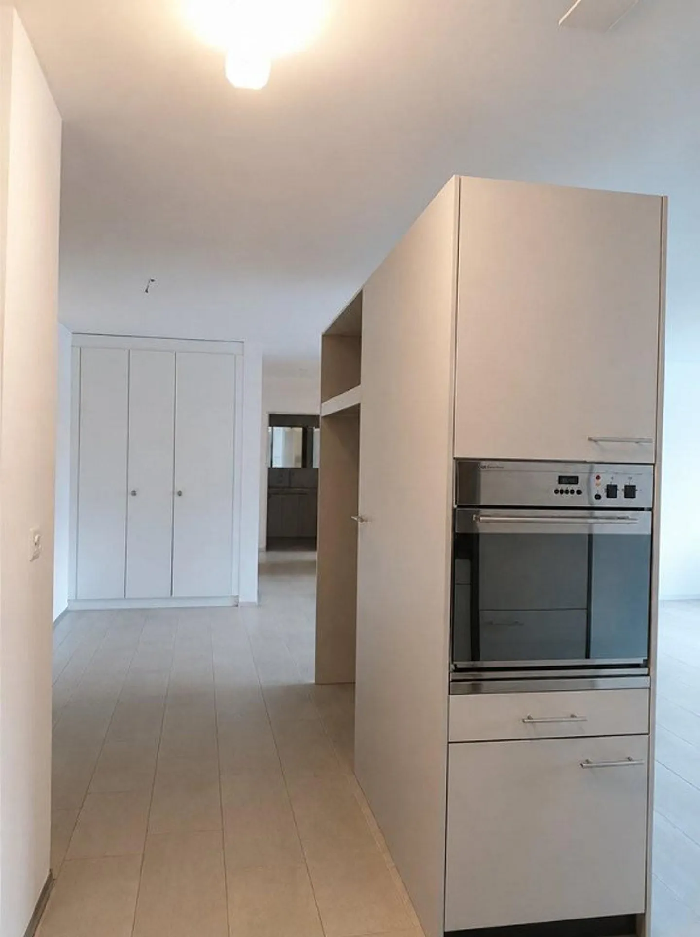 Attraente appartamento di 3.5 locali a Zurigo-Oerlikon - Foto 3 di 8