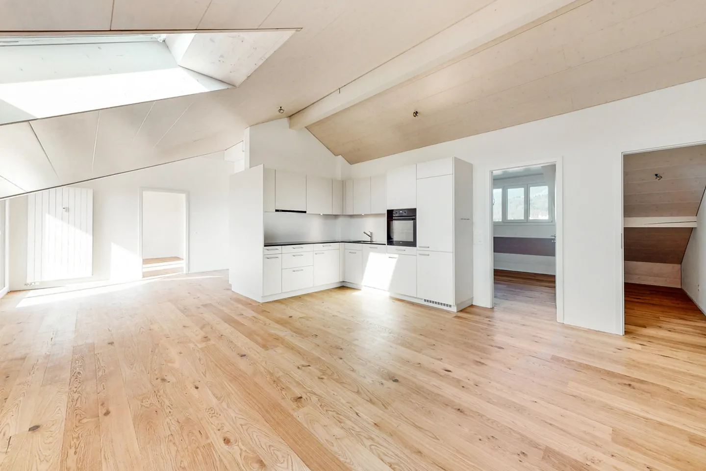 Penthouse Incantevole con Balcone - Foto 1 di 12