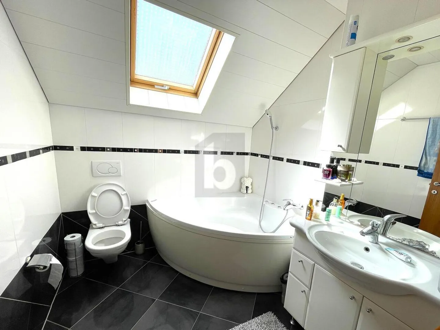 Maison moderne avec jardin - Photo 4 sur 6