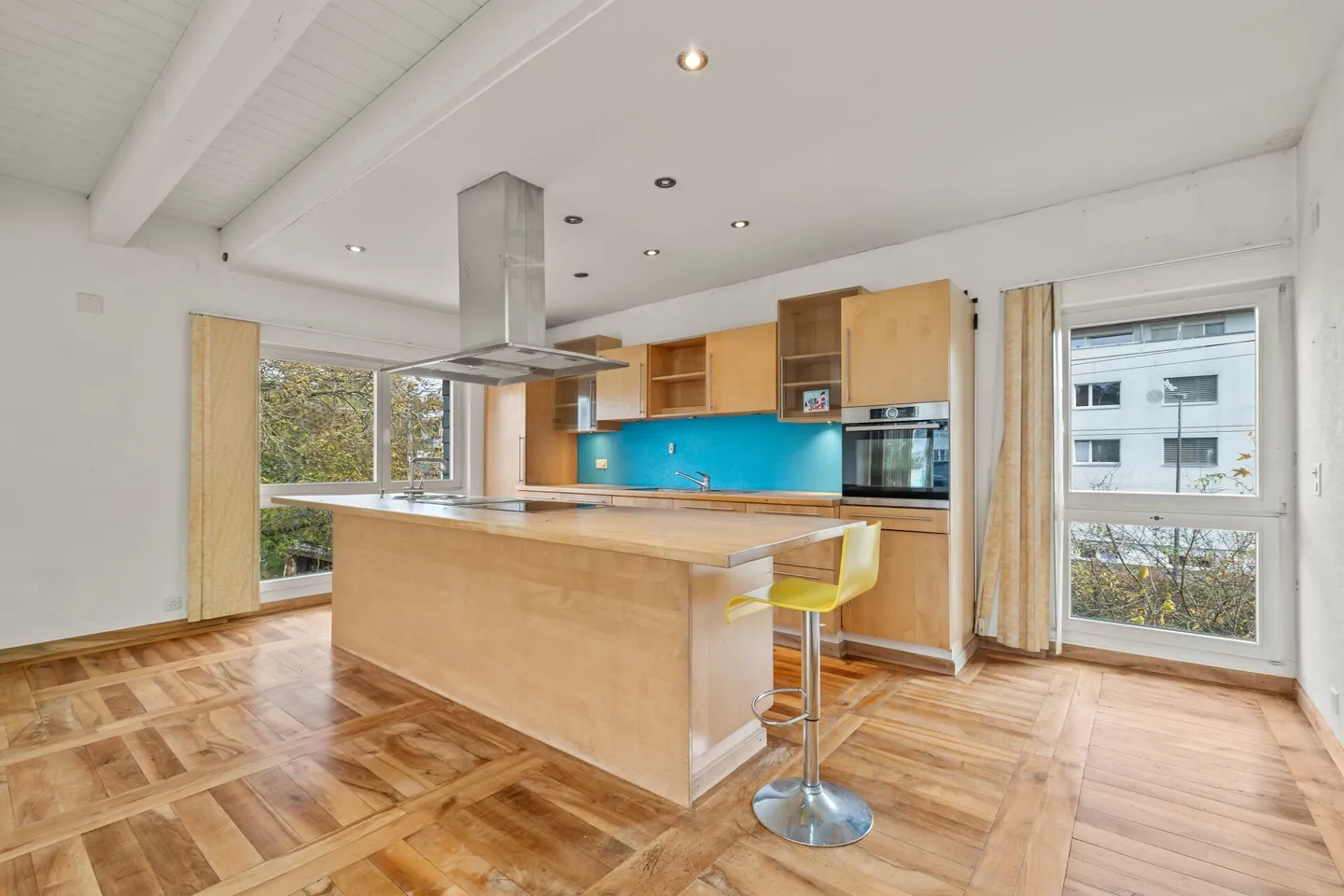 Charming and Potential-Filled Single-Family Home in Desirable Location (in Building Rights) - Photo 3 of 16