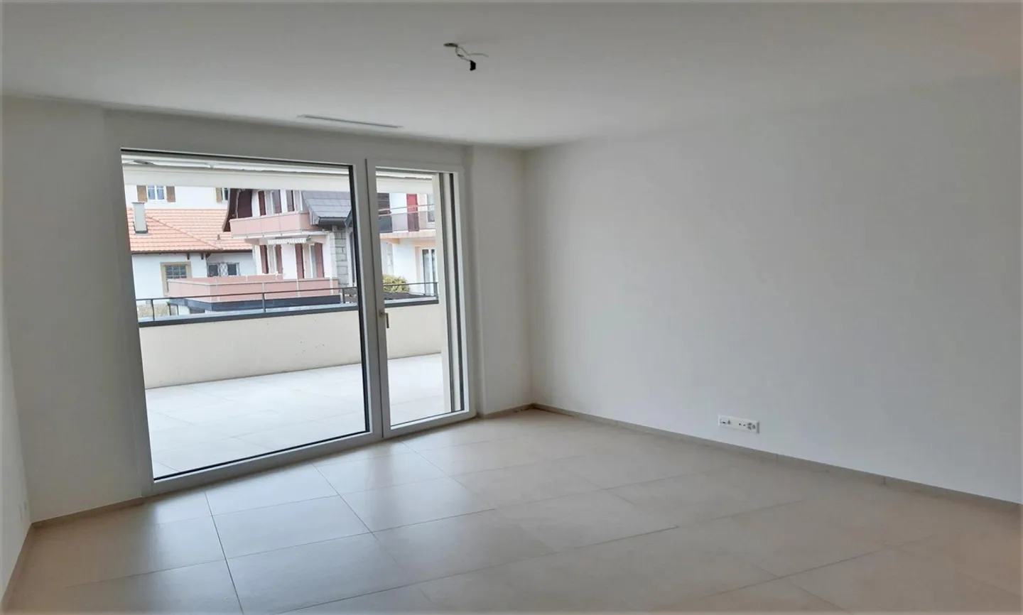 Appartamento all'ultimo piano - Complesso immobiliare attraente e moderno - Foto 5 di 7